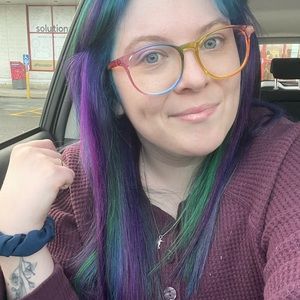 Meet your Posher, Jade